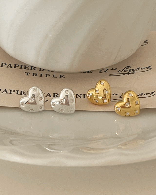 [92.5 silver] 트윙클 하트 큐빅 귀걸이 (2color) 엣더룸